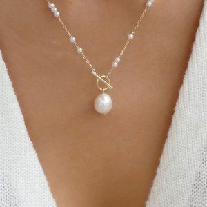 Ainsley Pearl Necklace